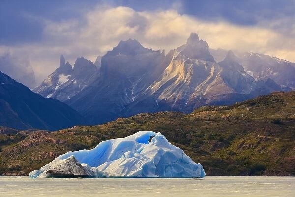 Cuernos del Paine - mountain scenery encompassing the granite peaks of the Cuernos del Paine massif and Lago Grey with icebergs swimming in it - UNESCO World Heritage Site Torres del Paine National Park - Patagonia - Chile - South America