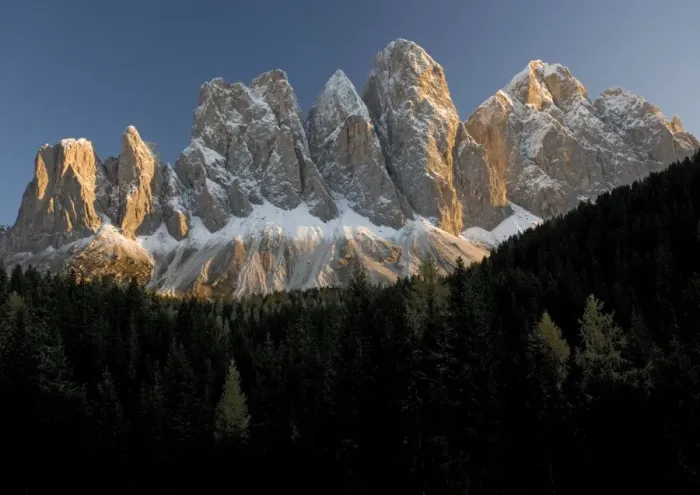 Framed Print : The Dolomites: the Geisler gruppe (up to 3000m) from Zanse Alm in the Val di Funes. Autumn, after the first snowfalls. Evening. Italy Framed Print : The Dolomites: the Geisler gruppe (up to 3000m) from Zanse Alm in the Val di Funes. Autumn, after the first snowfalls. Evening. Italy
