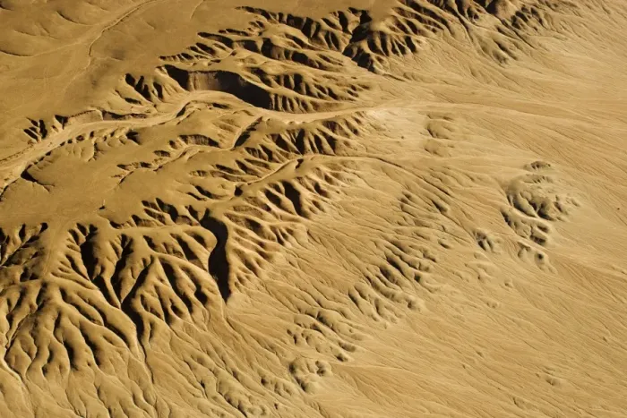 Framed Print : Drainage patterns on the ancient plains of the Namib - Namib Desert - Namibia - Africa Framed Print : Drainage patterns on the ancient plains of the Namib - Namib Desert - Namibia - Africa