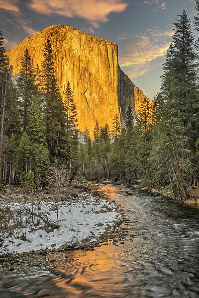 El Capitan and Merced River, Yosemite, California. Date: 09-02-2022