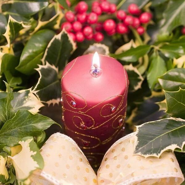 FEU-635-C Christmas Candle and holly berries