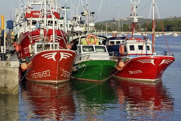 Fishing boats in harbour of St vincente de la Barquera Costa Verde, Cantabria, North Spain