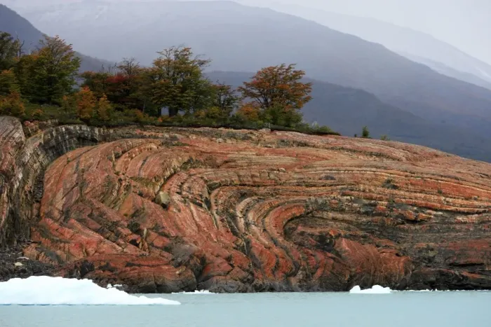Framed Print : Geographical rock folds. Magallanes Peninsula - Patagonia - Argentina Framed Print : Geographical rock folds. Magallanes Peninsula - Patagonia - Argentina