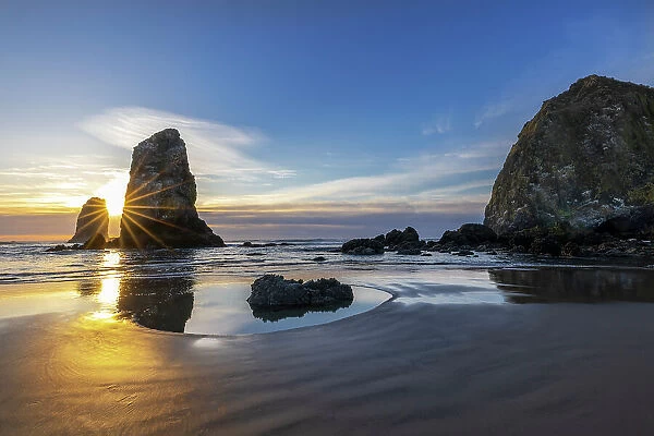 Haystack Rock Pinnacles at low tide in Cannon Beach, Oregon, USA Date: 07-10-2021