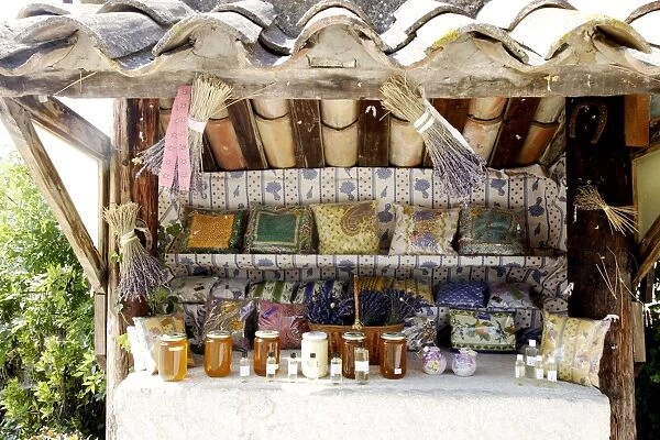 Honey, lavender & local arts & craft products for sale. Vaucluse - France