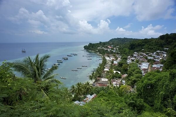 island of Run - Harbour high angle view - Spice Islands Indonesia