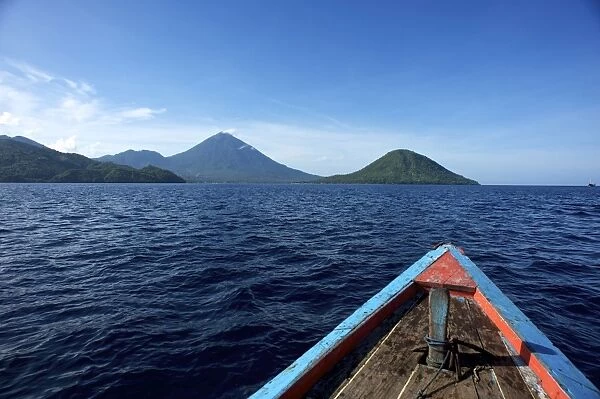 Island of Tedore - from the sea - Spice Islands Indonesia