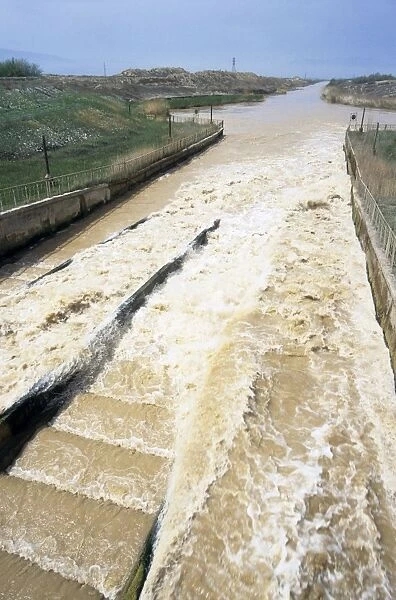 Karakum  /  Qaraqum  /  Kara Kum  /  Garagum Canal - water comes from water pump in sluices - the main irrigation artery of Karakum desert - starts from the Amu-Darya River - built from 1954 to 1988 - 1, 375 km in length - the largest irrigation