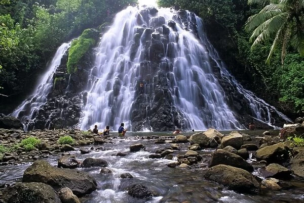 Kea Rohi waterfall Pohnpei, Micronesia JLR04163