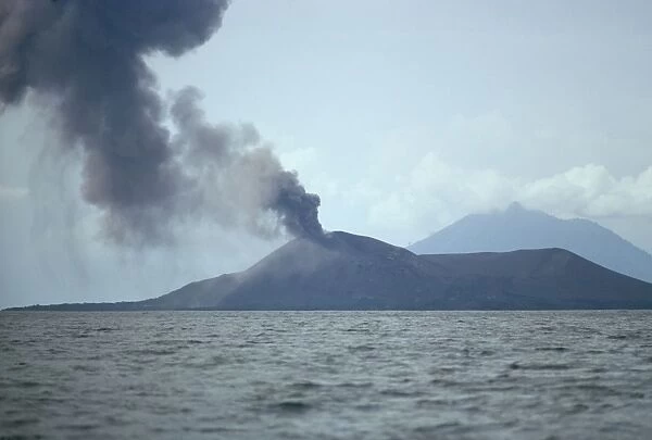 Krakatau Volcano CHM 275 Indonesia. © Charles McDougal  /  ARDEA LONDON