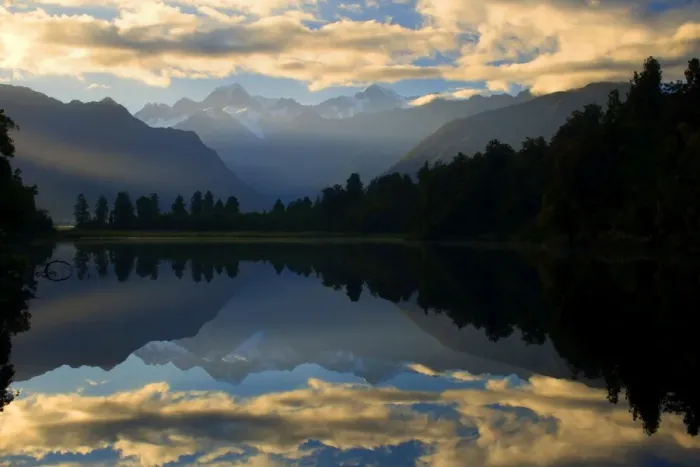 Framed Print : Lake Matheson - perfect reflection of Mount Cook and the Southern Alps in Lake Matheson at sunrise Westland National Park, West Coast, South Island, New Zealand Framed Print : Lake Matheson - perfect reflection of Mount Cook and the Southern Alps in Lake Matheson at sunrise Westland National Park, West Coast, South Island, New Zealand