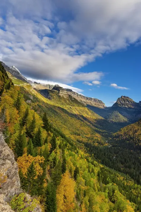 Framed Print : Looking down the McDonald Valley in autumn, Glacier National Park, Montana, USA Date: 30-09-2021 Framed Print : Looking down the McDonald Valley in autumn, Glacier National Park, Montana, USA Date: 30-09-2021