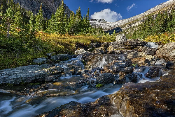 Lunch Creek with Pollock Mountain in Glacier National Park, Montana, USA Date: 21-09-2021