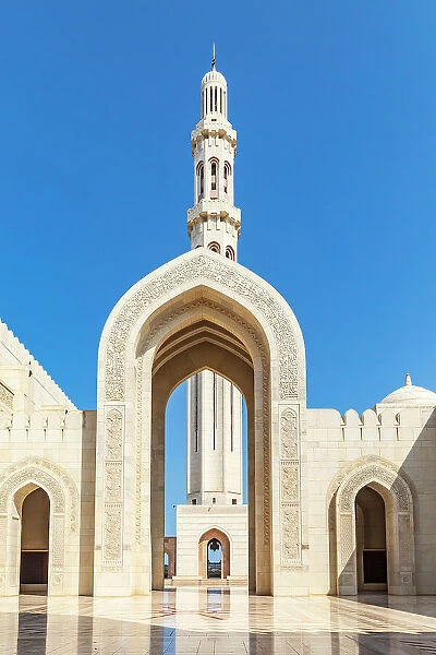 Middle East, Arabian Peninsula, Oman, Muscat. Entrance to the Sultan Qaboos Grand Mosque in Muscat. Date: 21-10-2019
