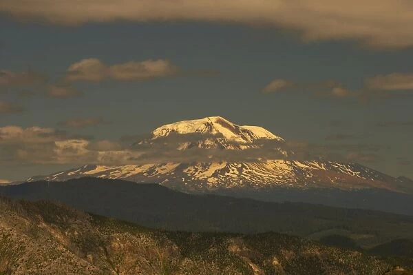 Mount Adam from Mount St Helens Washington State, USA LA001232