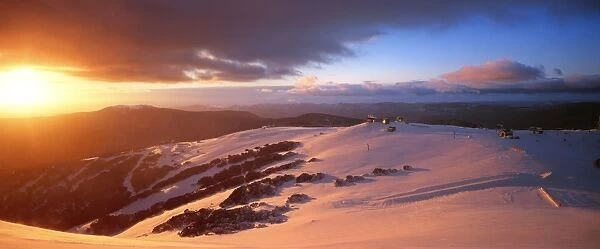 Mount Buller Ski Resort JLR 7 North East of Melbourne, High Country Victoria, Australia © Jean-Marc La-Roque  /  ardea. com