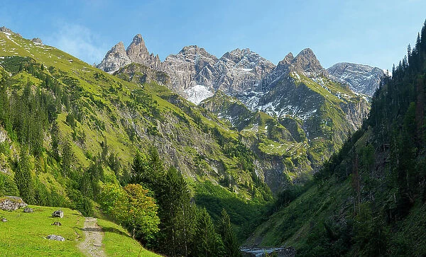 Mount Trettachspitze and mount Madelegabel in the Allgau Alps. Germany, Bavaria Date: 01-10-2020
