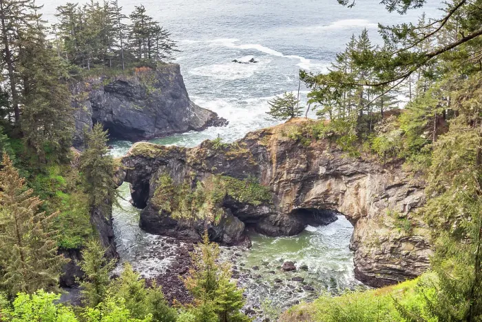 Framed Print : Natural Bridges Viewpoint, Oregon, USA. View of the Natural Bridges on the Oregon coast. Date: 30-04-2021 Framed Print : Natural Bridges Viewpoint, Oregon, USA. View of the Natural Bridges on the Oregon coast. Date: 30-04-2021