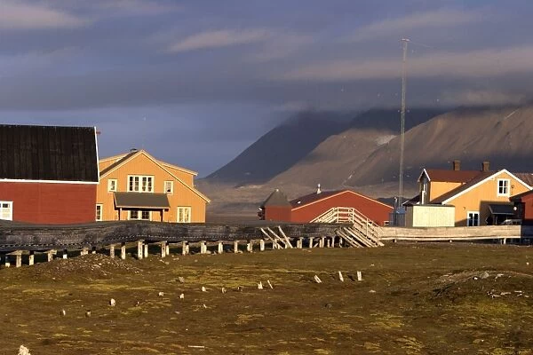 Ny-Alesund, Spitzbergen. Svalbard. Latitude: 78. 55N Longitude: 011. 56E Altitude: 8m