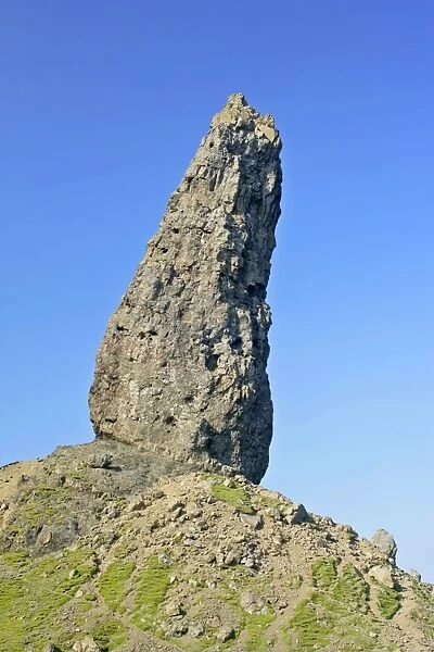 Old Man of Storr - bizarre rock formation Old Man of Storr