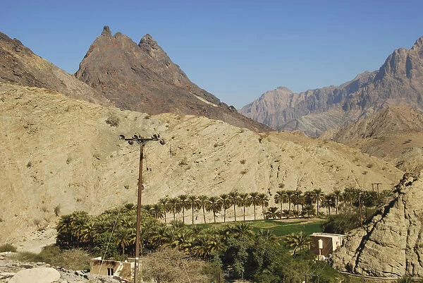 Oman, Wadi Bani Awf, rocky mountains with