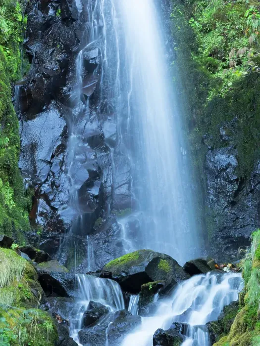 Framed Print : Oregon, Columbia River Gorge National Scenic Area, Warren Creek, at Hole in the Wall Falls Date: 29-10-2020 Framed Print : Oregon, Columbia River Gorge National Scenic Area, Warren Creek, at Hole in the Wall Falls Date: 29-10-2020