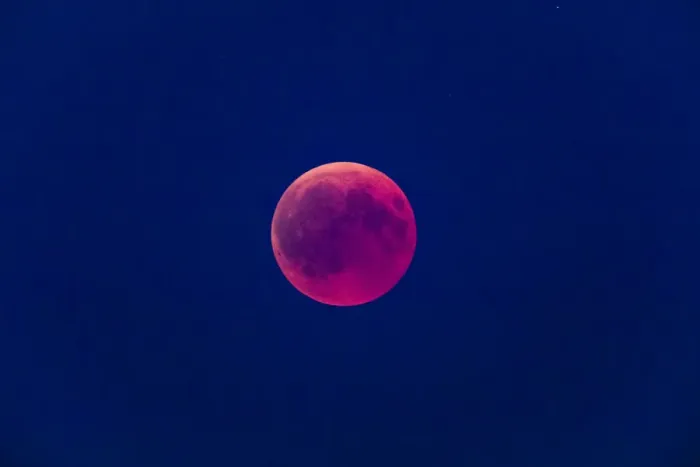 Framed Print : P2A1865. Moon Eclipse - the full moon appears red as it rises, during a full eclipse, 27th Framed Print : P2A1865. Moon Eclipse - the full moon appears red as it rises, during a full eclipse, 27th