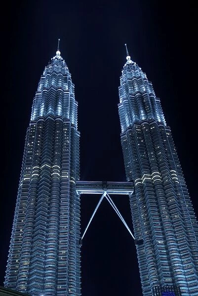 Petronas towers at night - Kuala Lumpur - Malaysia