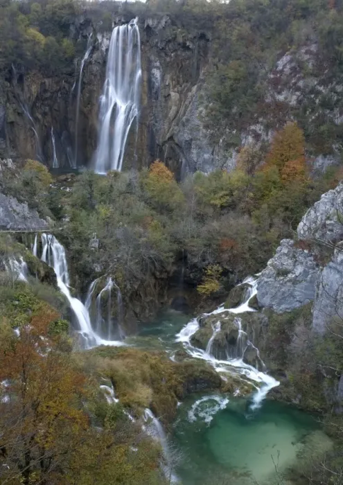 Framed Print : Plitvice National Park, Croatia. Series of lakes in valley, separated by travertine (tufa) dams: cascades over one of the dams Framed Print : Plitvice National Park, Croatia. Series of lakes in valley, separated by travertine (tufa) dams: cascades over one of the dams