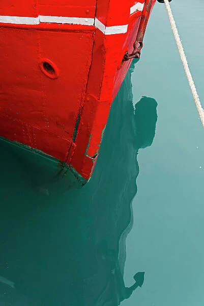 Red boat on the ocean, Narsarsuaq, Greenland Date: 31-07-2017