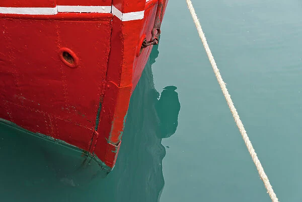 Red boat on the ocean, Narsarsuaq, Greenland Date: 31-07-2017