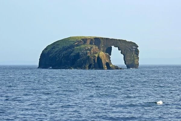 Rock Arch Dore Holm, Shetland's most famous rock arch Northmavine, North Mainland, Shetland Isles, Scotland, UK
