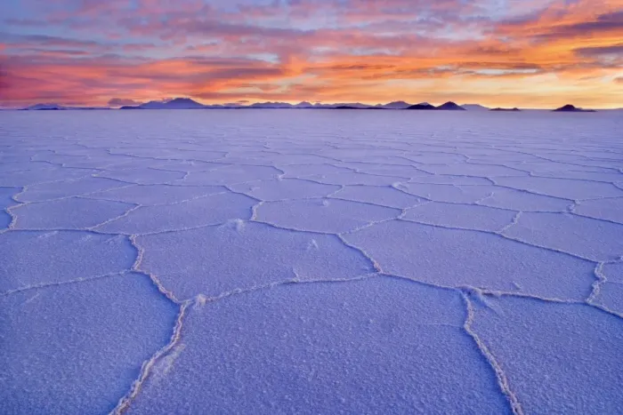Framed Print : Salar de Uyuni - polygonal salt pattern on dried up salt lake and colourful clouds at dusk - Salar de Uyuni - Altiplano - Bolivia - South America Framed Print : Salar de Uyuni - polygonal salt pattern on dried up salt lake and colourful clouds at dusk - Salar de Uyuni - Altiplano - Bolivia - South America
