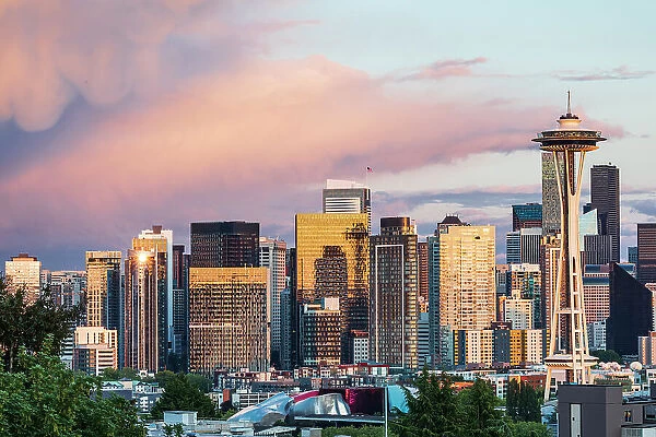 Seattle, Washington State, USA. Downtown Seattle at sunset on a summer day. Date: 19-05-2021