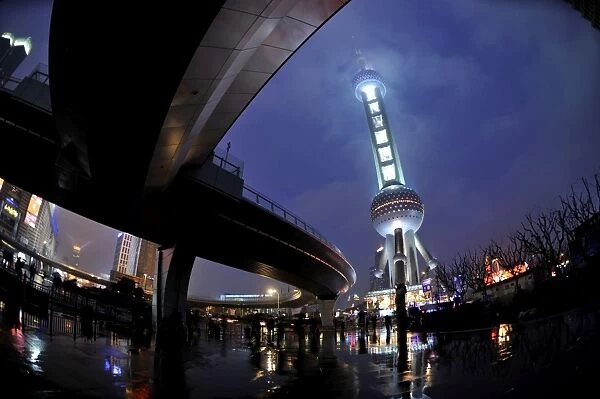 Shanghai - Oriental pearl Tower rainy night China