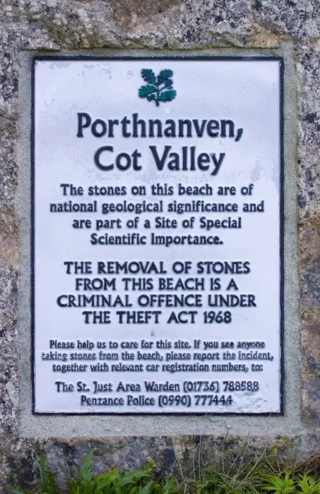 Framed Print : Sign - ‘Removal of stones is a criminal offence Location: Cornwall, UK Framed Print : Sign - ‘Removal of stones is a criminal offence Location: Cornwall, UK