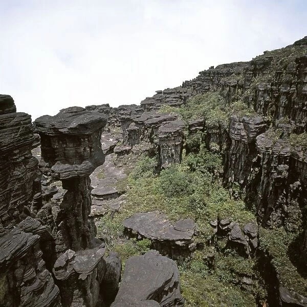 Summit of Mount Kukenaam (Kukenan, Kukenan, Cuguenan): erosion of sedimentary layers of sandstone near the Great Crack, Estado Bolivar, Venezuela, South America