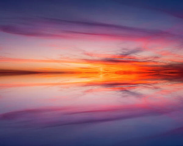 Sunset mirror reflection on Harney Lake at sunset, Florida Date: 12-03-2021