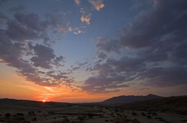 Sunset in the Namib Desert. - Namib Naukluft Park, near the Blutkuppe. Namibia, Africa