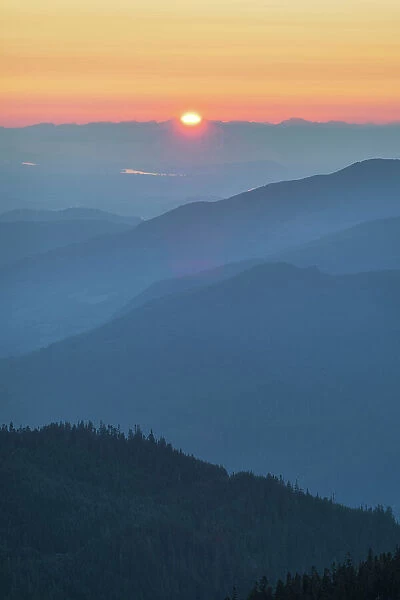Sunset from Skyline Divide. Mount Baker Wilderness, North Cascades, Washington State Date: 11-07-2021