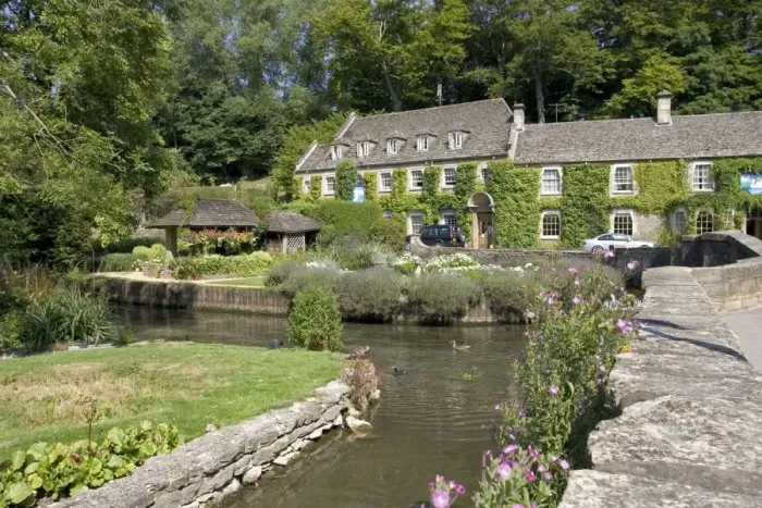 Framed Print : Swan Hotel by River Coln at Bibury, Cotswolds, UK Framed Print : Swan Hotel by River Coln at Bibury, Cotswolds, UK