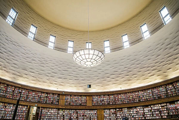 Sweden, Stockholm, City Library, circular interior by architect Erik Gunnar Asplund Date: 07-05-2019