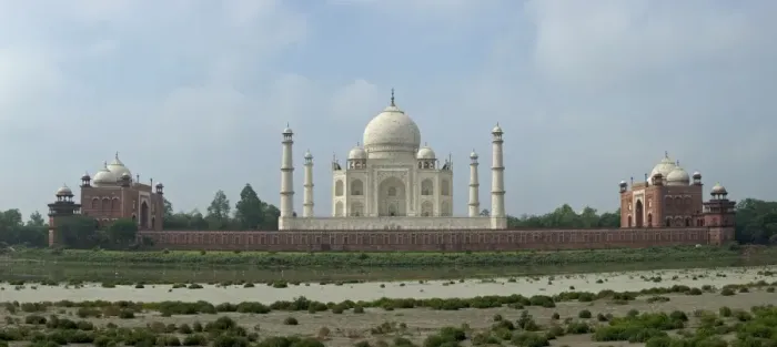 Framed Print : Taj Mahal - view across the Yamuna - dry river bed Framed Print : Taj Mahal - view across the Yamuna - dry river bed