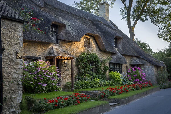 Thatch roof cottage in Broad Campden, the Cotswolds