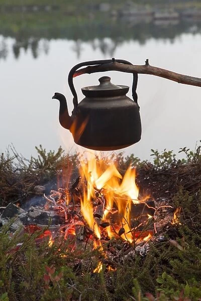 Tin kettle Tin Kettle on camp fire Sweden