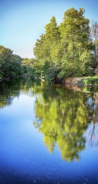 Tippecanoe River reflections, Tippecanoe State Park, Indiana, USA. Date: 22-09-2018