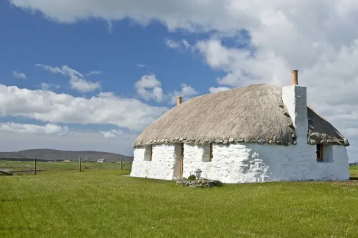 Framed Print : Traditional thatched cottage - North Uist - Outer Hebrides - Scotland Framed Print : Traditional thatched cottage - North Uist - Outer Hebrides - Scotland