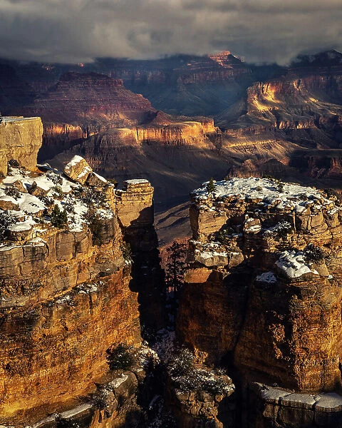 USA, Arizona, Grand Canyon. Winter sunset on canyon landscape. Date: 16-01-2017