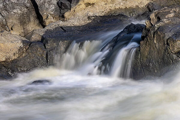Usa, Maryland. Great Falls Overlook, Potomac River, Long Exposure of the Water of the Potomac Date: 21-08-2021