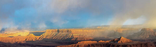 USA, Utah. Panoramic. Sunset light breaking through desert storm clouds, Dead Horse State Park. Date: 16-02-2021